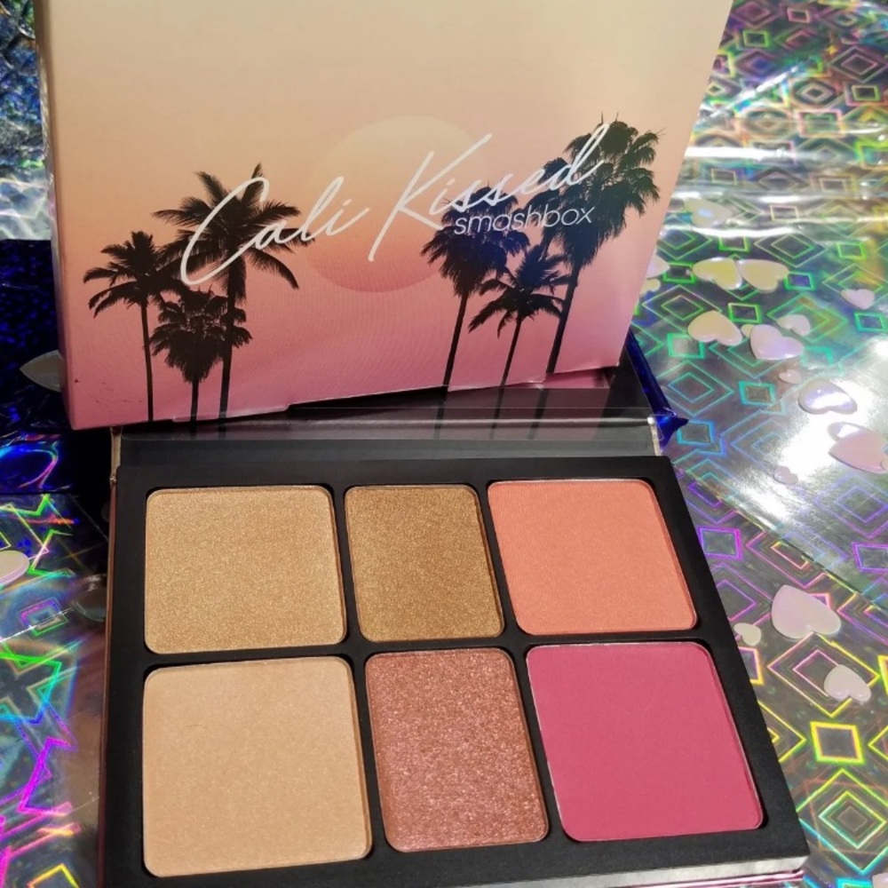 🛍  *NEW * Smashbox Cali Kissed Face Palette🛍